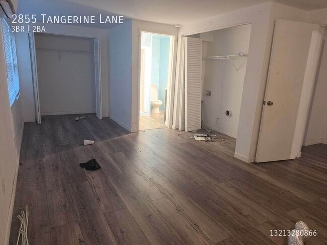 Building Photo - 2855 Tangerine Ln