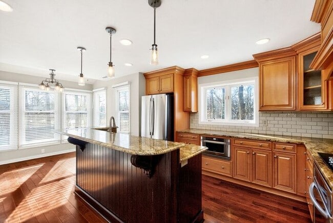 Building Photo - Beautiful Home surrounded by nature!