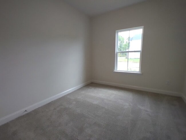 Building Photo - 584 Grayson Ave