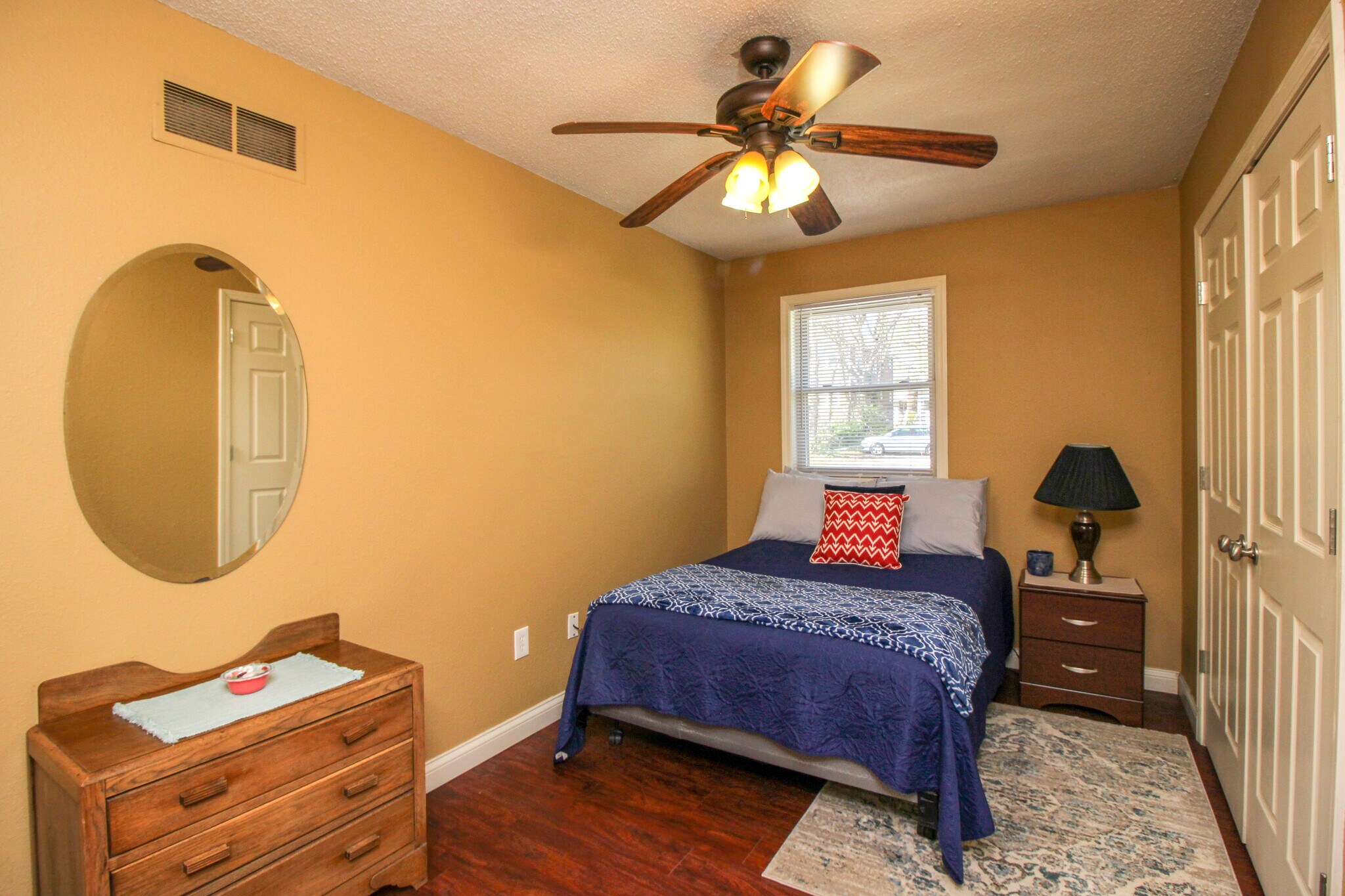 bedroom #1 - 405 Mimosa Ct