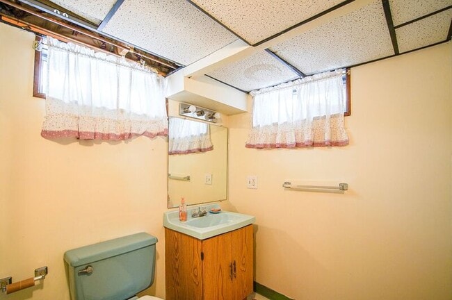 Building Photo - 13 1/2 Weston Street