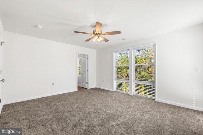 Building Photo - 900 Gilbert Rd