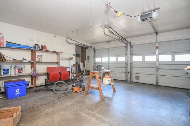 Building Photo - 2515 Valleyfield Dr