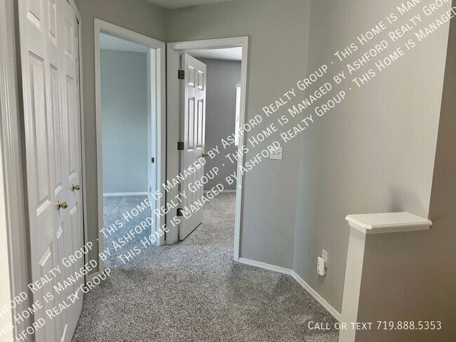 Building Photo - 8316 Cooper River Dr