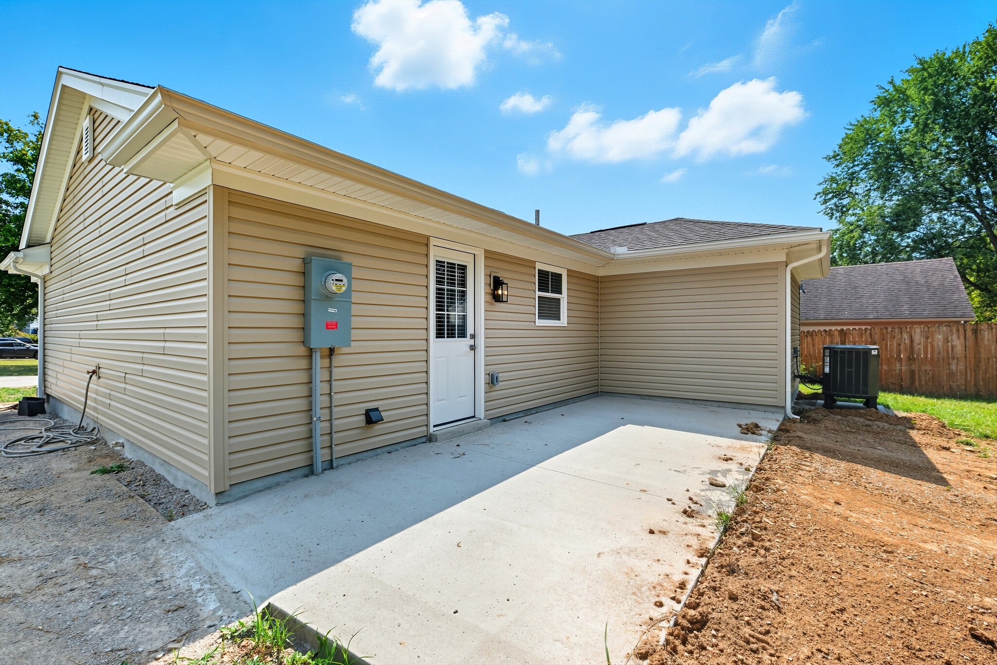 Building Photo - 6629 Ashbrooke Drive