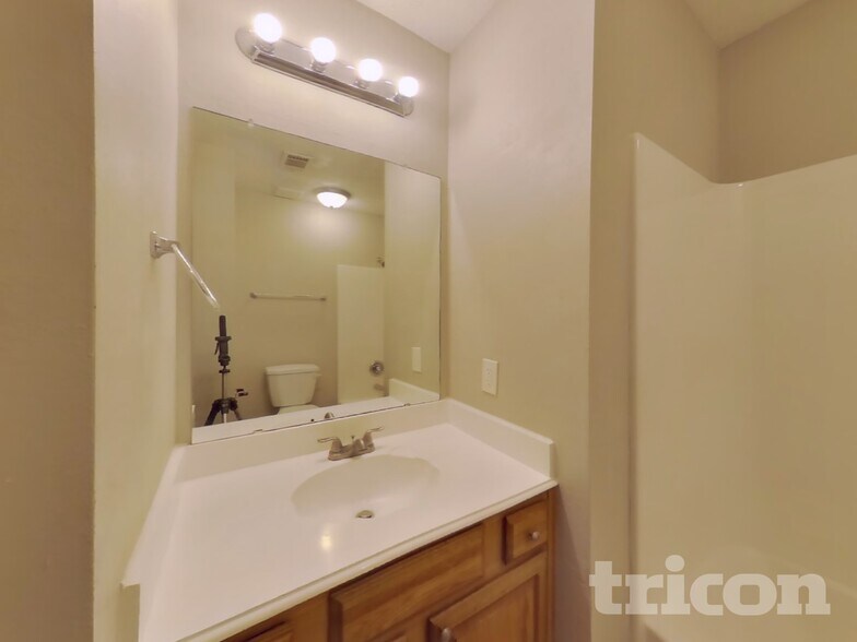 Building Photo - 3434 Deer Valley Dr