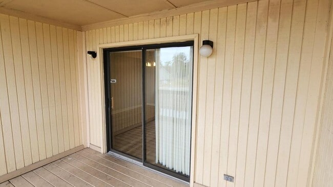 Building Photo - 203 Double Eagle Dr