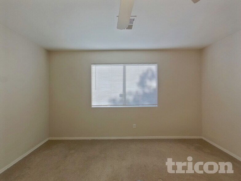 Building Photo - 21619 N 29th Dr