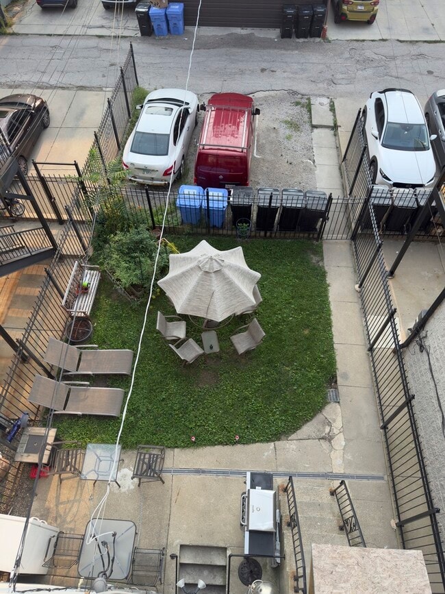 Building Photo - 845 N Mozart St