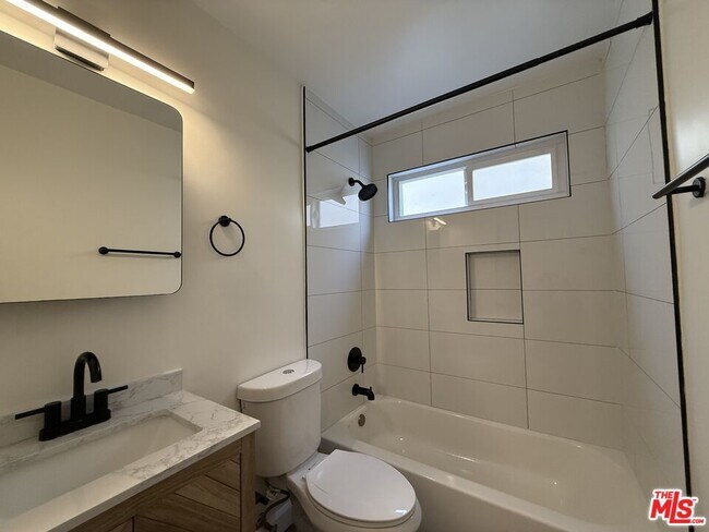 Building Photo - 11543 Venice Blvd.