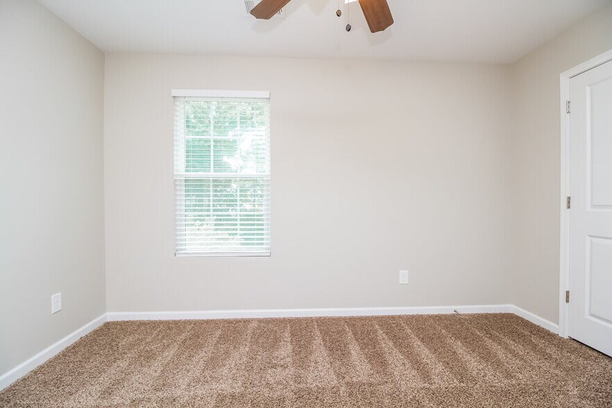 Building Photo - 4004 Alicia Ln