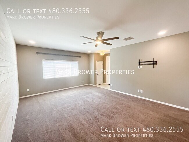 Building Photo - 679 W Mangrove Rd