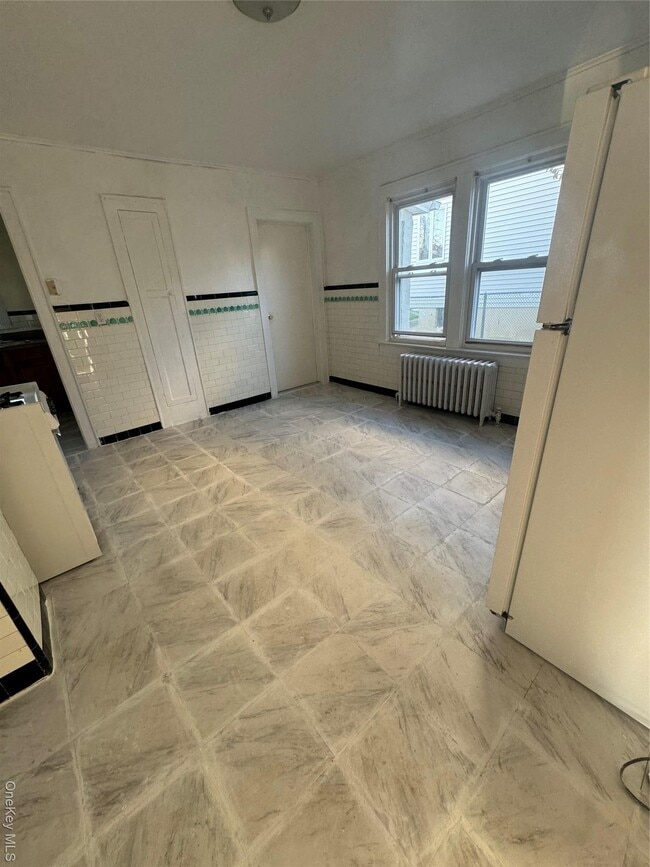 Building Photo - 21 2nd St