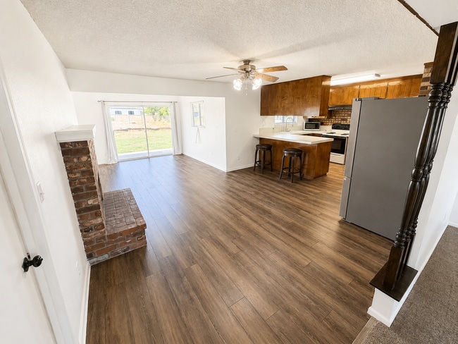 Building Photo - 3BR Cul-de-Sac Home w/ Solar, Water Softener, and Large Yard