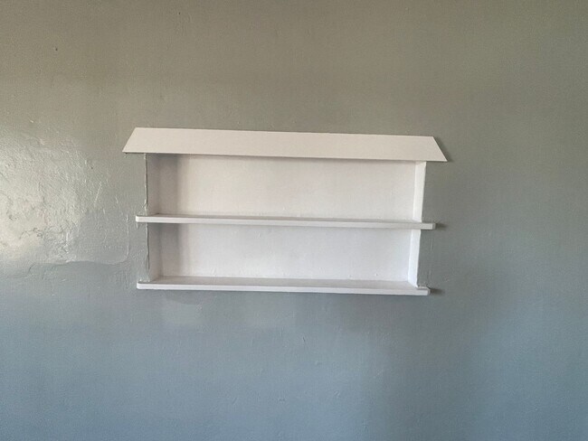 Building Photo - MOVE IN SPECIAL-500.00 OFF 1ST MONTHS RENT...