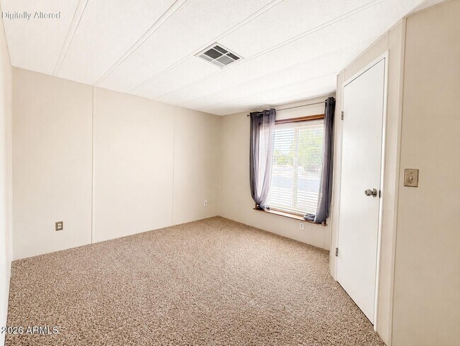 Building Photo - 9317 E Cactus Ln S
