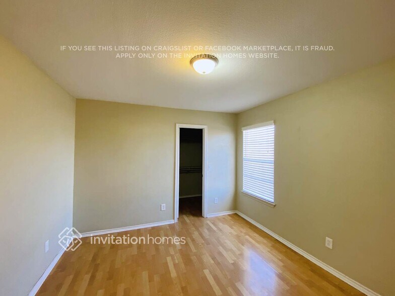 Building Photo - 302 S Quail Ln