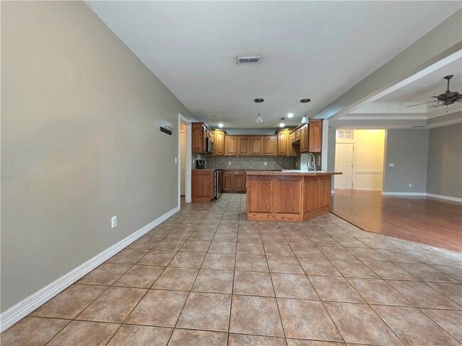 Building Photo - 4401 Summerfield Cir