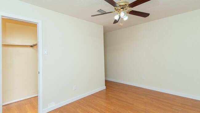 Building Photo - 16123 Cairngorm Ave