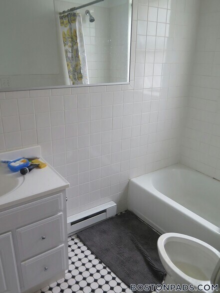 Building Photo - 149 Park Dr