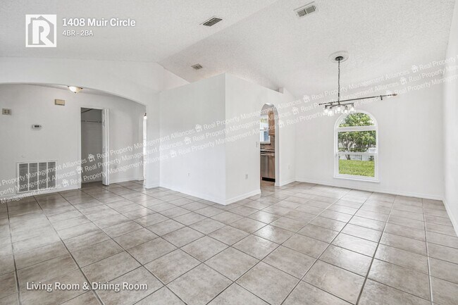 Building Photo - Charming 4-Bedroom Ranch with a Spacious L...