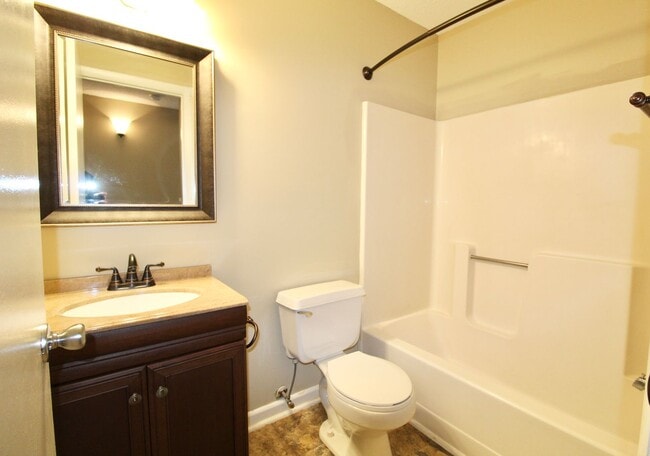 Building Photo - 1315 Bradley Dr