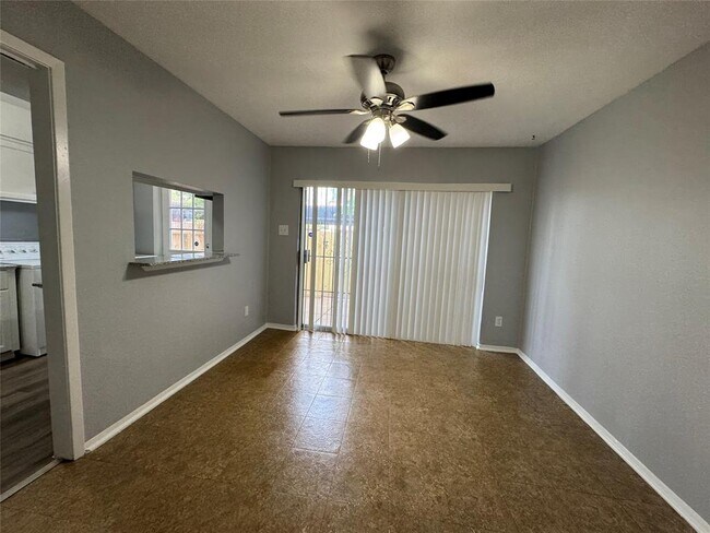 Building Photo - 7925 Grove Ridge Dr