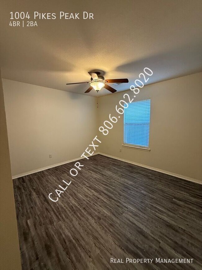 Building Photo - 1004 Pikes Peak Dr