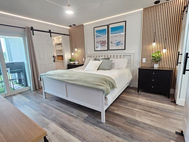 Building Photo - Gorgeous Seasonal Short-Term 2 Bedroom 2 Bathroom 2nd Floor Condo with Golf Transfer at Farmingto...
