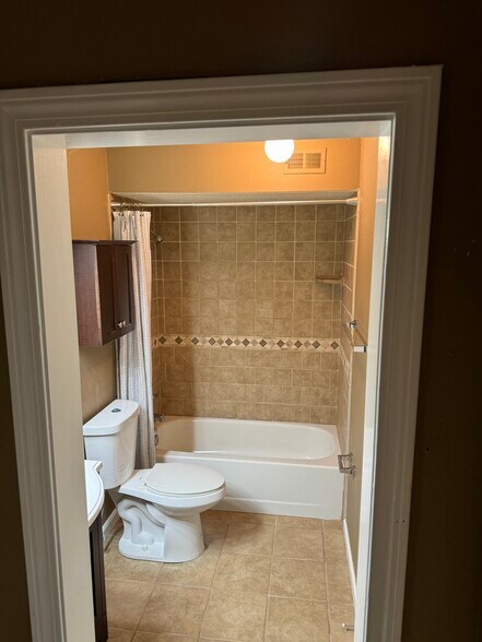 All Natural stone bathing area - 20 Carriage Crossing Ln
