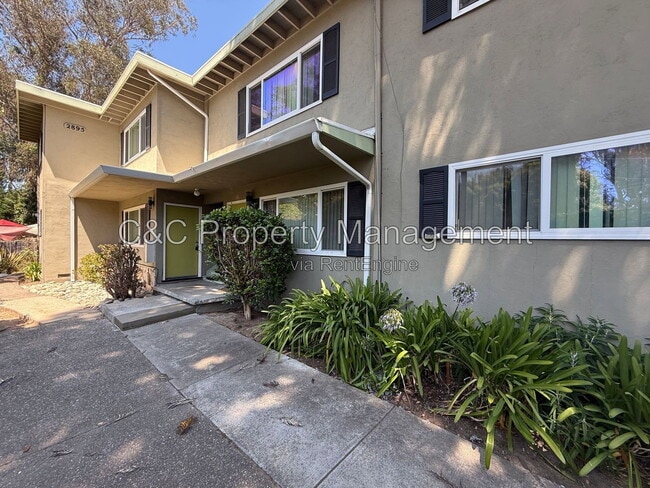 Building Photo - 2895 Capitola Rd