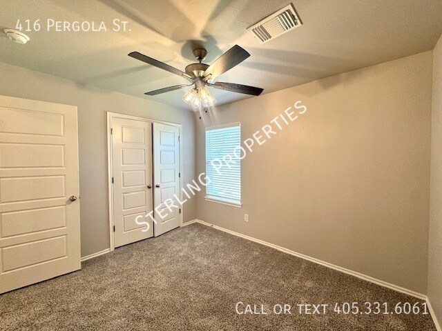 Building Photo - 416 Pergola St