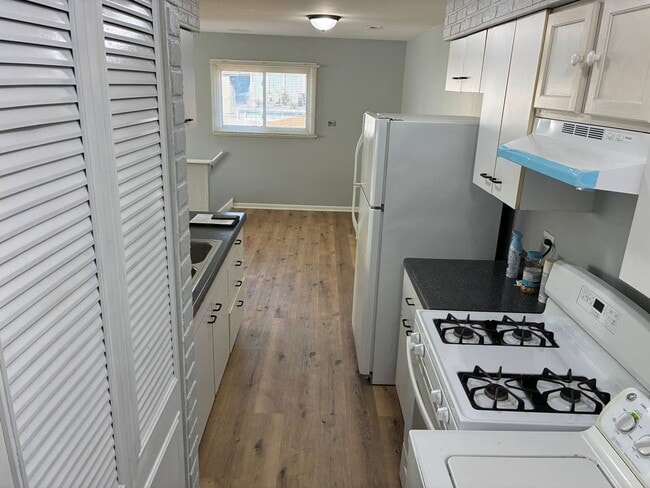 Building Photo - 20115 Ash Ln