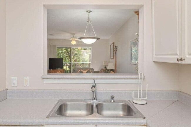 Building Photo - 4276 Calinda Ln