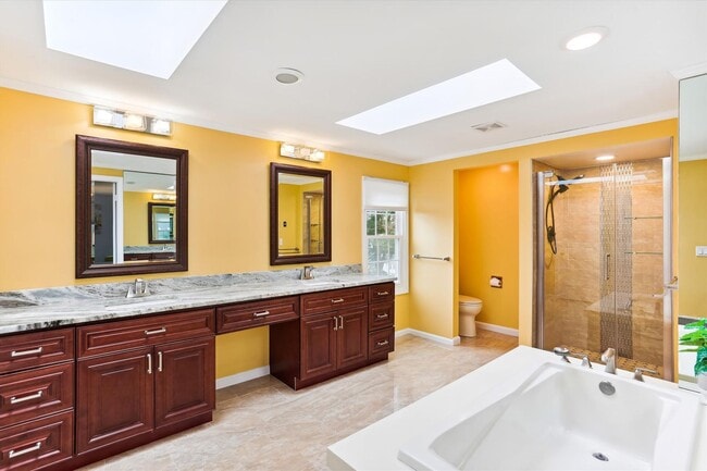 Building Photo - 15237 Jones Ln