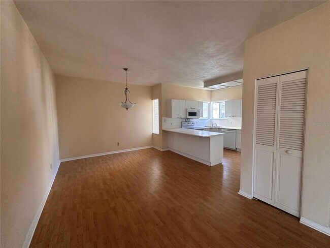 Building Photo - 35 Magnolia Ave