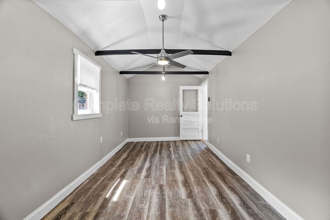 Building Photo - 1225 Buck Ave