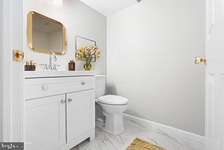 Building Photo - 238 E Gay St