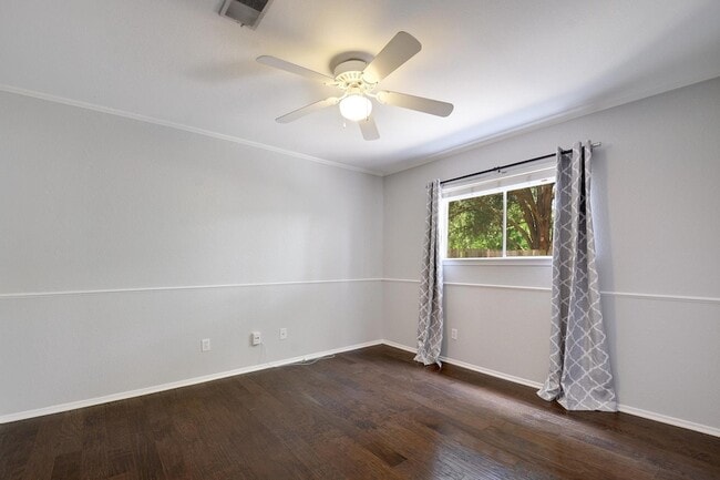 Building Photo - 6307 Smith Oak Trail