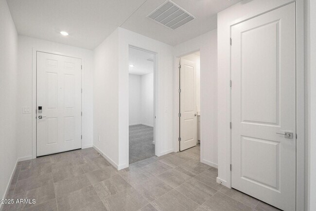 Building Photo - 17305 W Sanna St