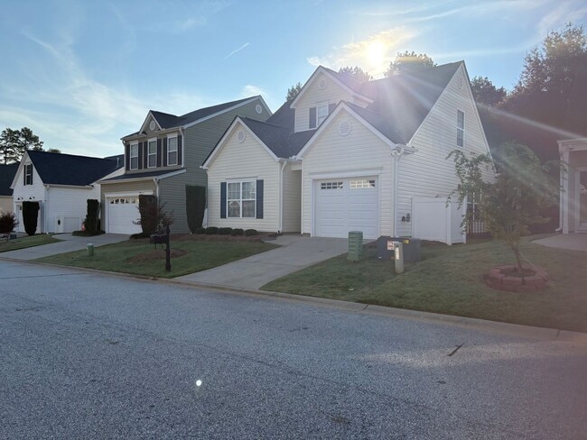Building Photo - Charming 3/2.5 Easley Home Available Now!