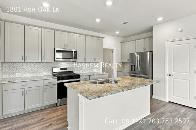 Building Photo - 1801 Ash Oak Ln