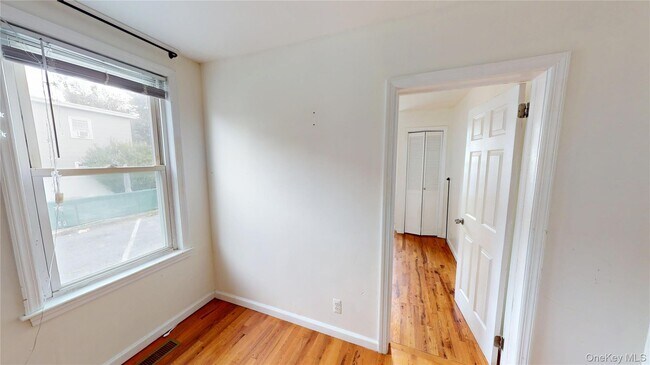 Building Photo - 24 5th St