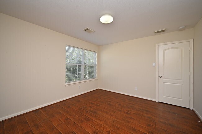 Building Photo - 9403 Coatsworth Dr