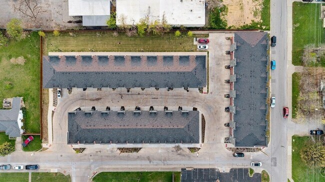 Building Photo - 2524 Havenhurst St