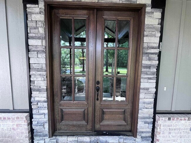 Building Photo - 206 Bridgewood Dr