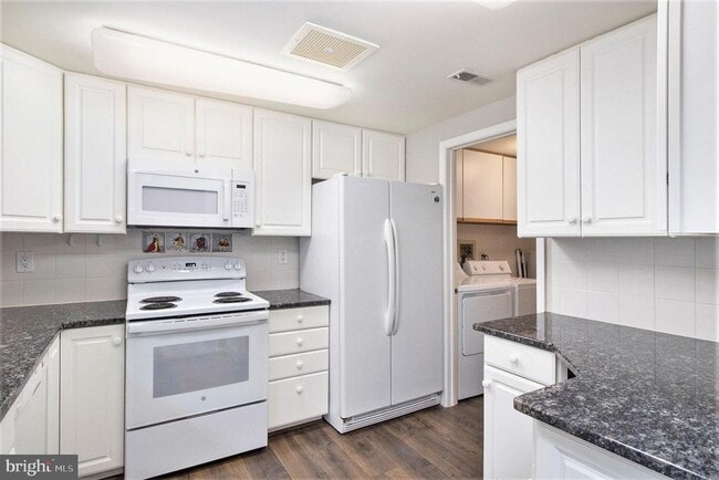Building Photo - 1807 Mountainview Dr