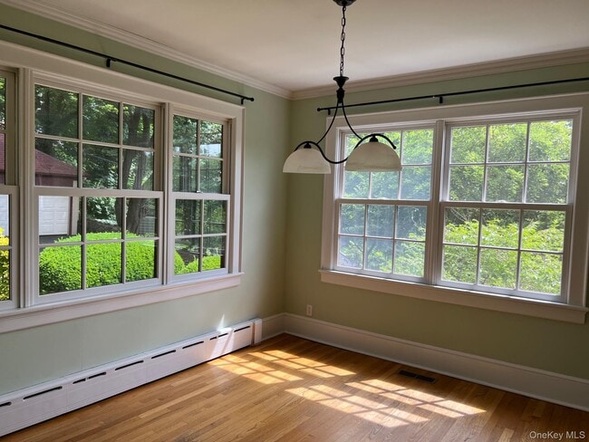 Building Photo - 246 Beechmont Dr
