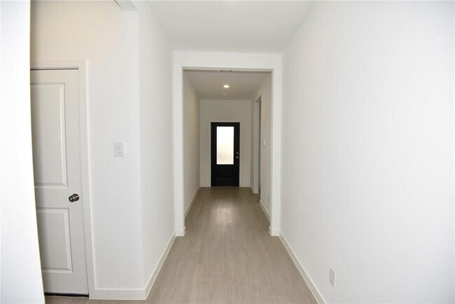 Building Photo - 16531 Mesquite Fld Dr