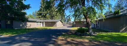 Building Photo - 2909-2911 E. 33rd Ave